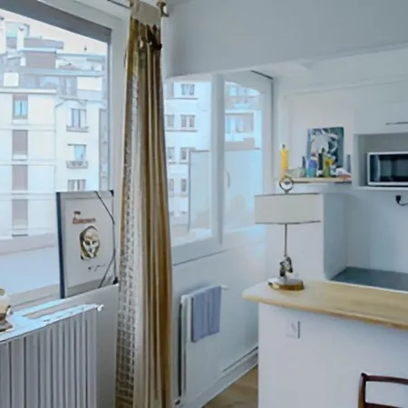 Comfortable Cocoon With Balcony